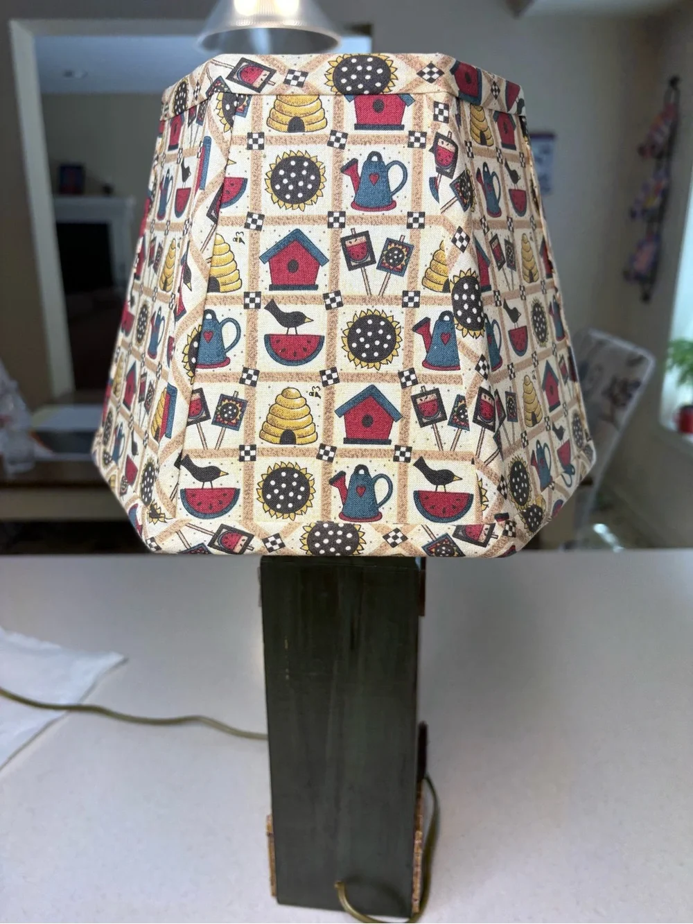 Primitive-Style Country Lamp With  Patterned Lamp Shade - Picture 6 of 10